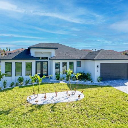 New Listing - Amazing New 3Beds/3Baths Gulf Access Villa W. Heated Pool And Outdoor Kitchen! Matlacha Exterior photo