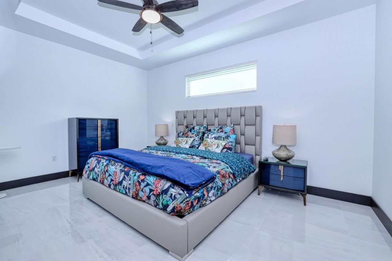 New Listing - Amazing New 3Beds/3Baths Gulf Access Villa W. Heated Pool And Outdoor Kitchen! Matlacha Exterior photo